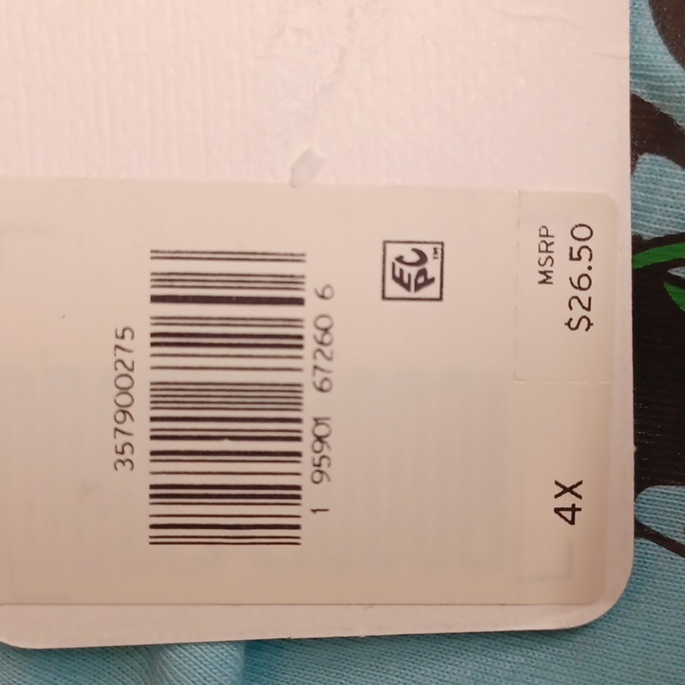 Plus Size Levi's® Perfect Graphic Logo Tee - Picture 10 of 10
